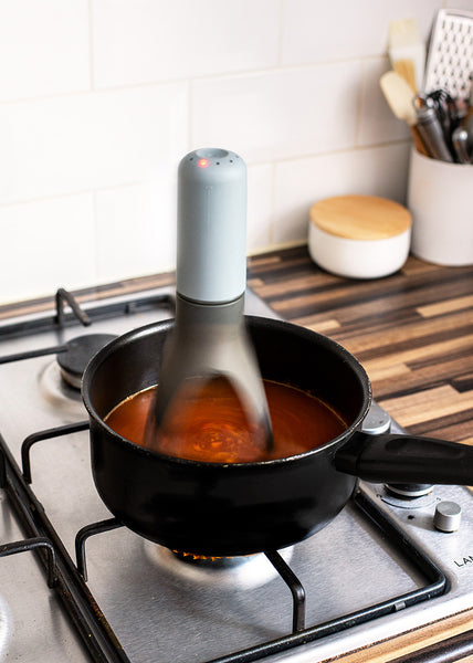 Uutensil Stirr Plus - The Unique Automatic Pan Stirrer - with Rechargeable USB Stand - Red