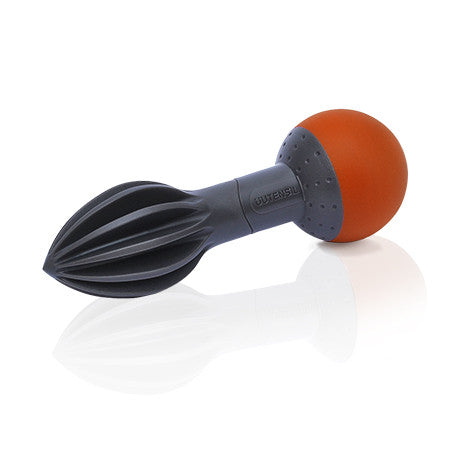 Squeeze - handheld citrus juicer