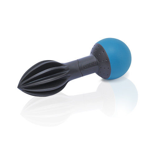 Squeeze - handheld citrus juicer