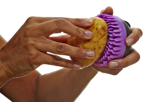 Scrrub - vegetable brush with 2 way silicone bristles