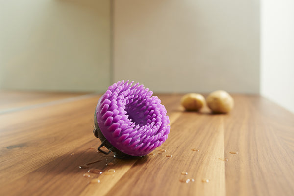 Scrrub - vegetable brush with 2 way silicone bristles