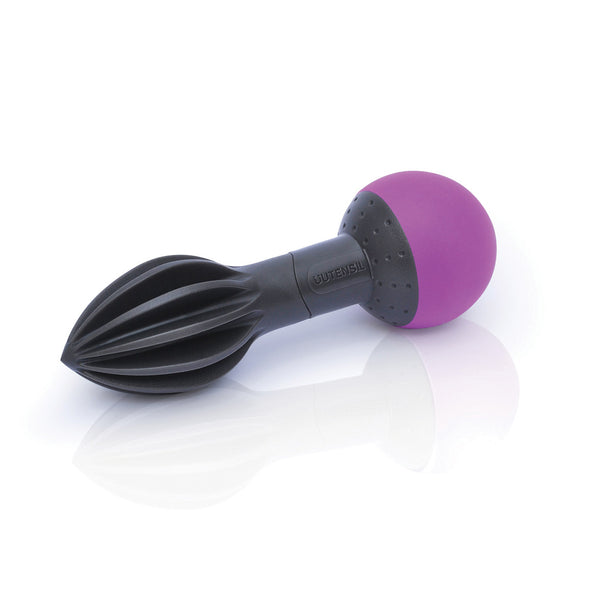 Squeeze - handheld citrus juicer
